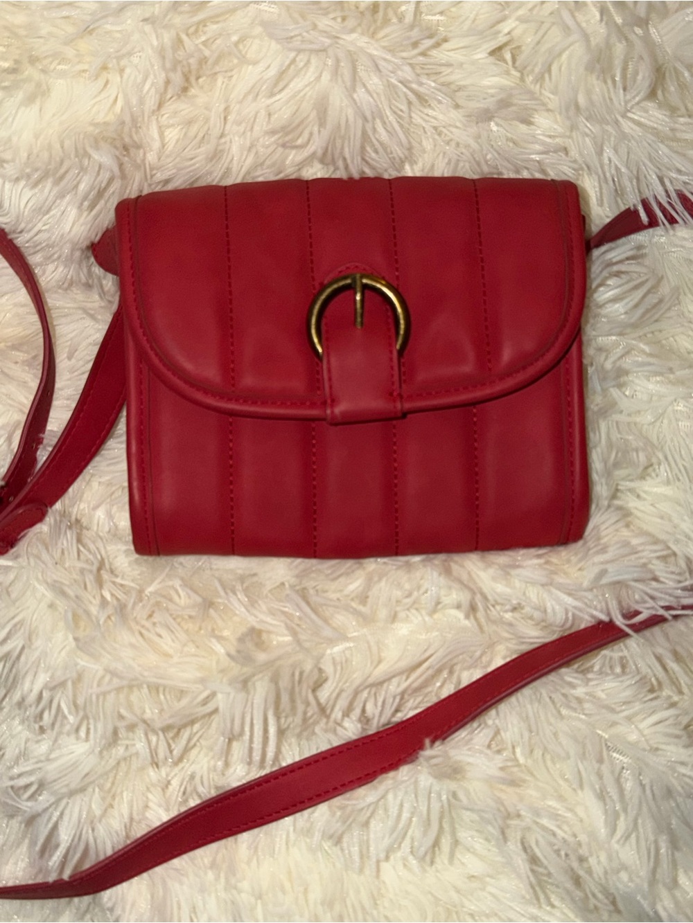 Universal Thread Red Quilted Crossbody Bag Gold Hardware Trendy Puffer Purse